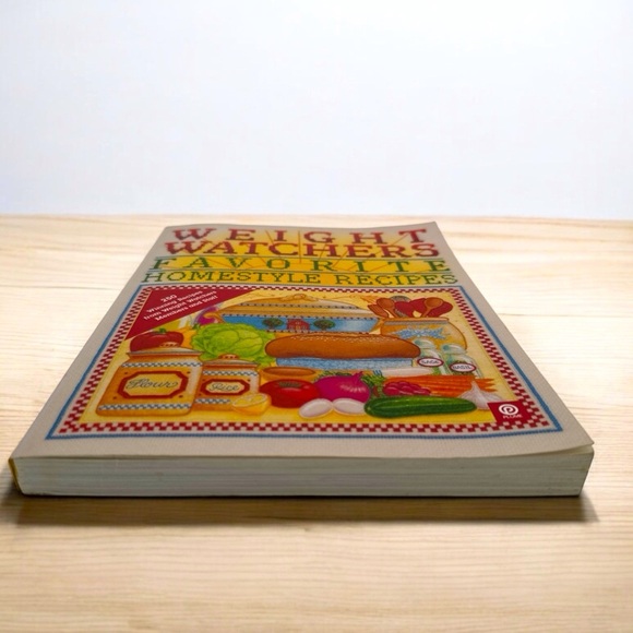 Favorite Homestyle Recipes : 250 Prize-Winning Recipes from Weight Watchers 1994 - Picture 4 of 8